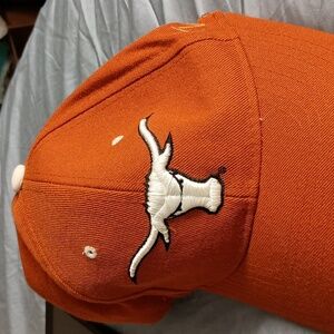 University of Texas ( Longhorns 6/3/4 sz $28+ free hat